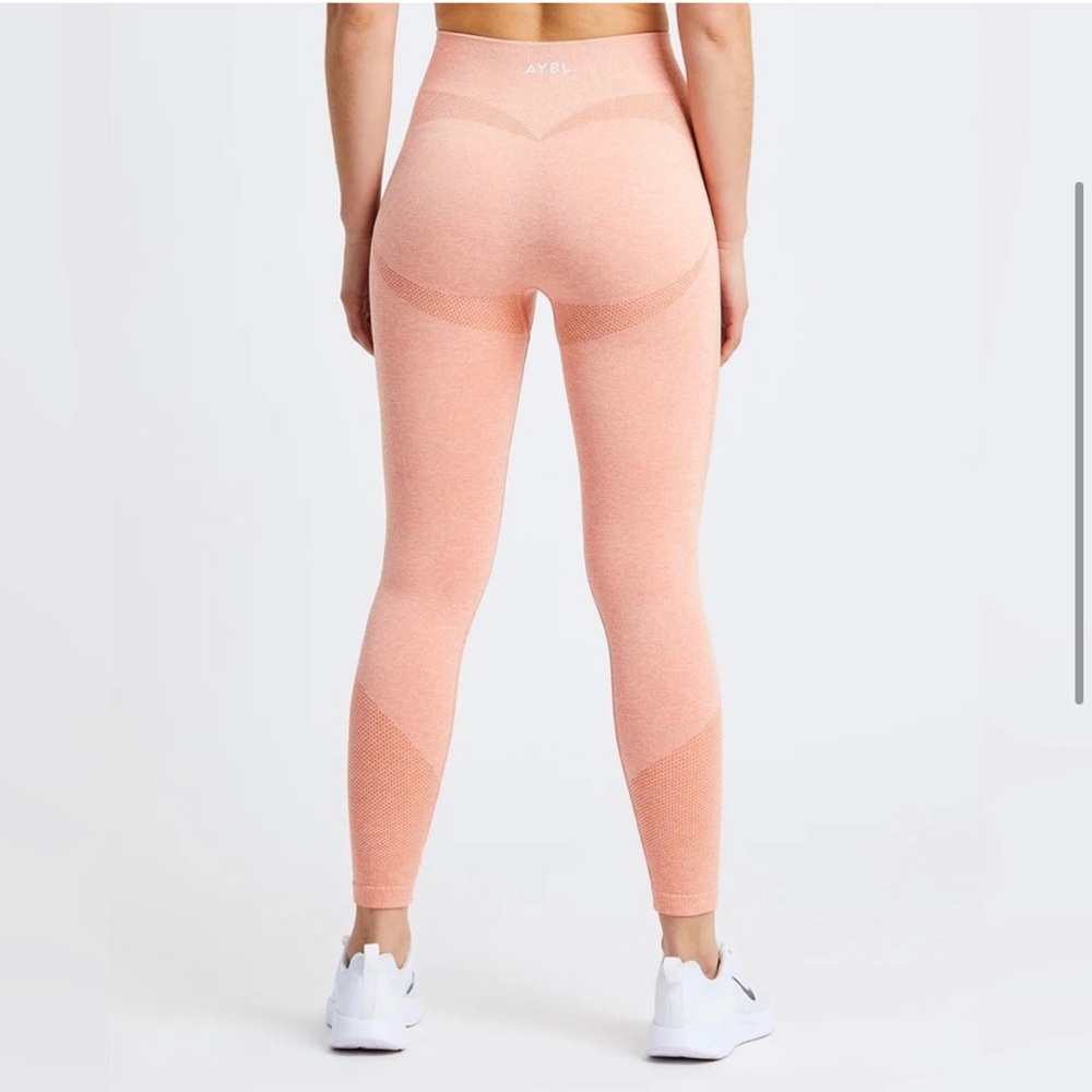 ‼️flash sale ‼️ AYBL peach mari motion seamless leggings size M